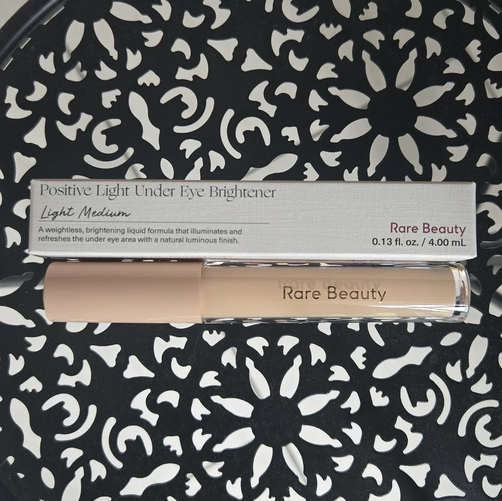 Light-Medium Positive Light Under Eye Brightener- Rare Beauty by Selena Gomez